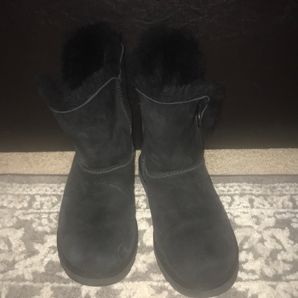 Black UGG with Bailey button